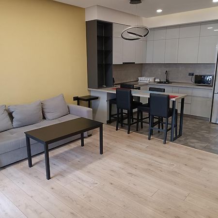 Rent Inn Yerevan On Koghbaci Street Exteriör bild