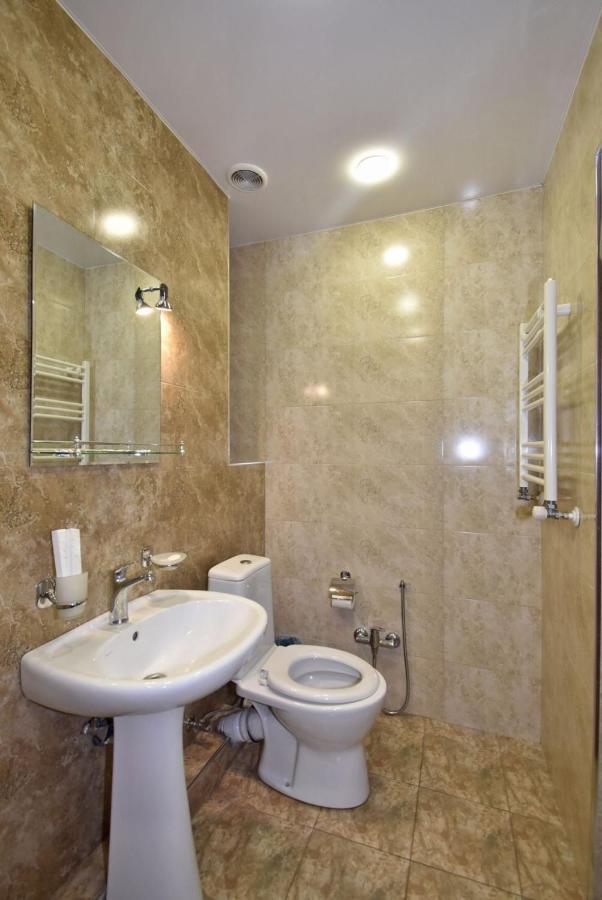 Rent Inn Yerevan On Koghbaci Street Exteriör bild