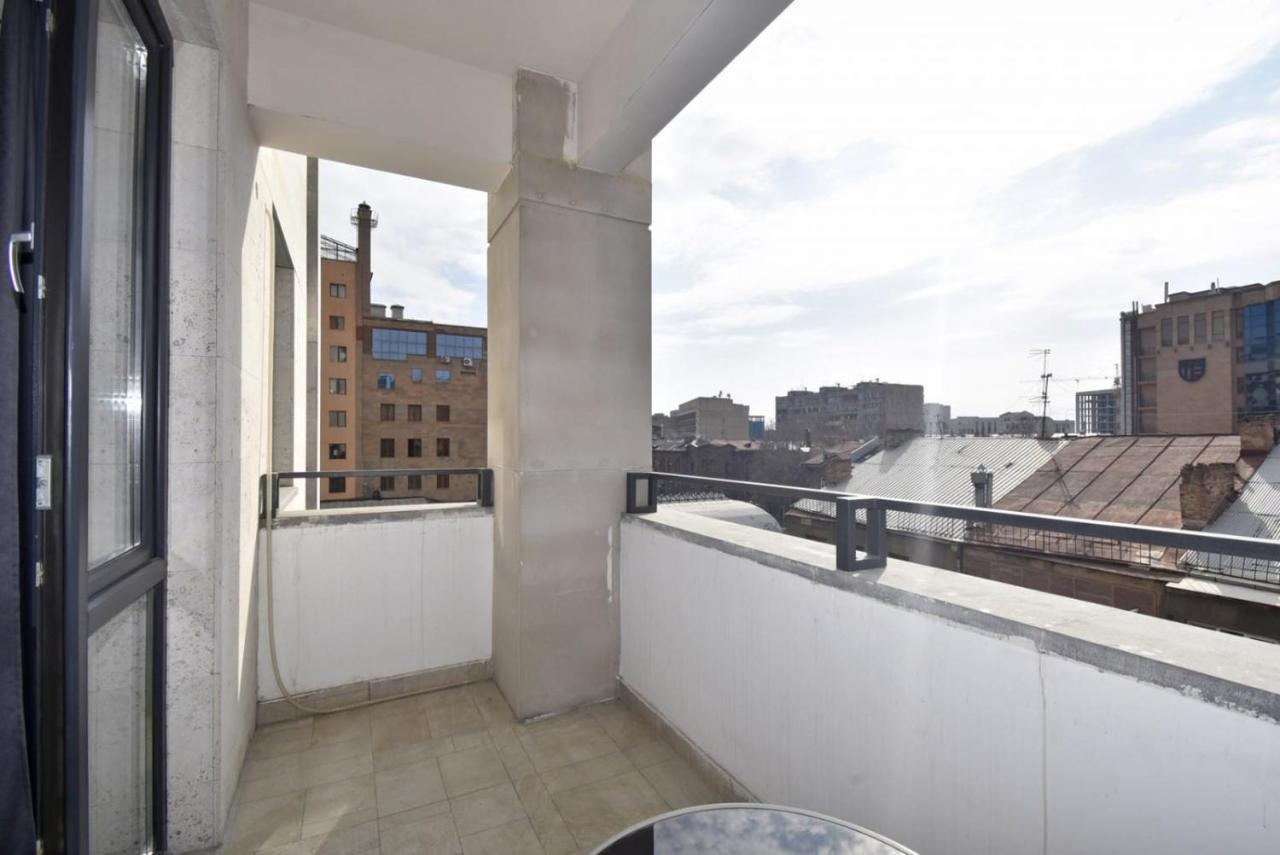 Rent Inn Yerevan On Koghbaci Street Exteriör bild