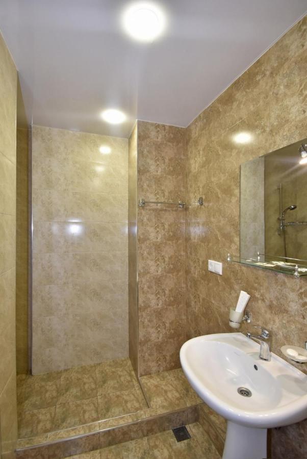 Rent Inn Yerevan On Koghbaci Street Exteriör bild